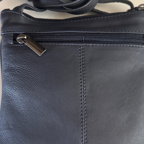 Justified Women’s Navy Leather Crossbody Bag OS NWOT - Picture 11 of 16